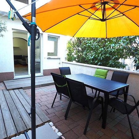 Apartment With Garden In Barbariga Luaran gambar