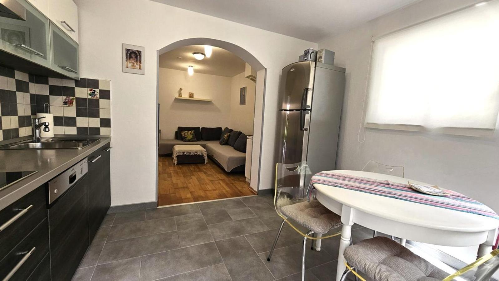 Apartment With Garden In Barbariga Luaran gambar